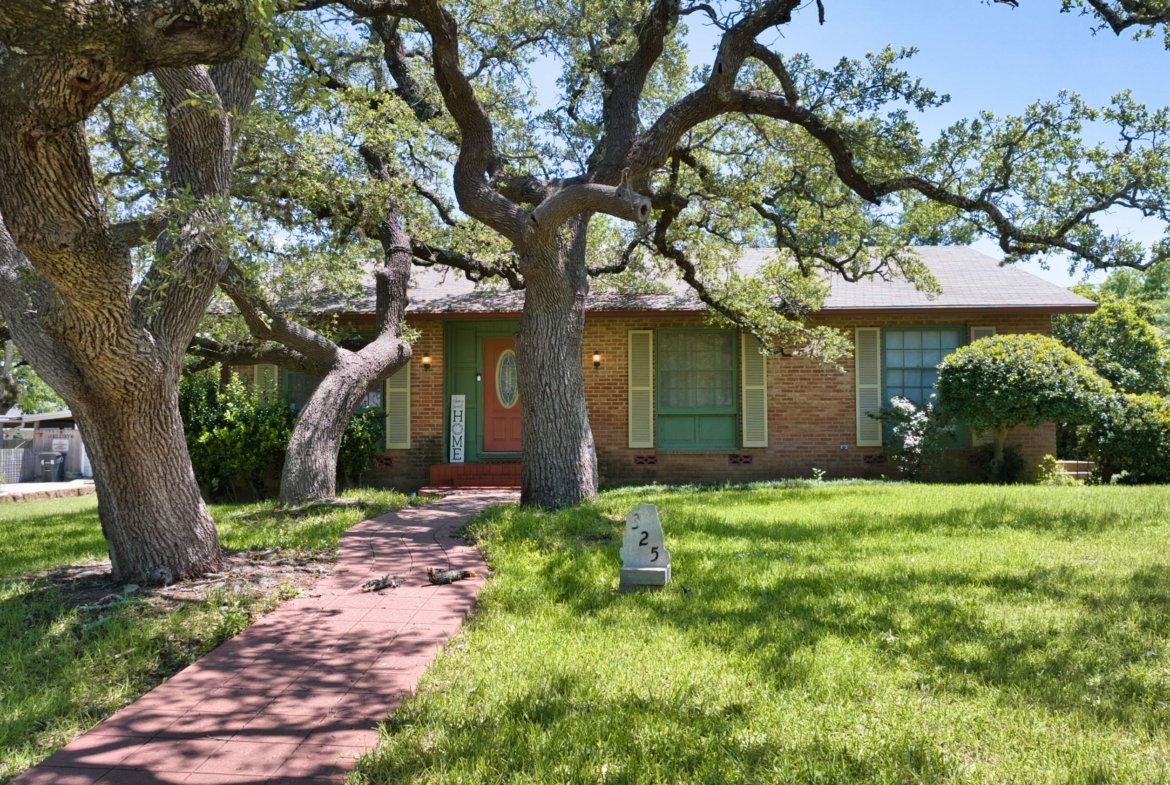 325 E Rainey Mason, TX