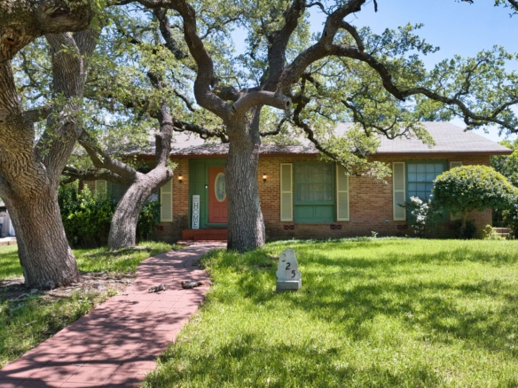 325 E Rainey Mason, TX
