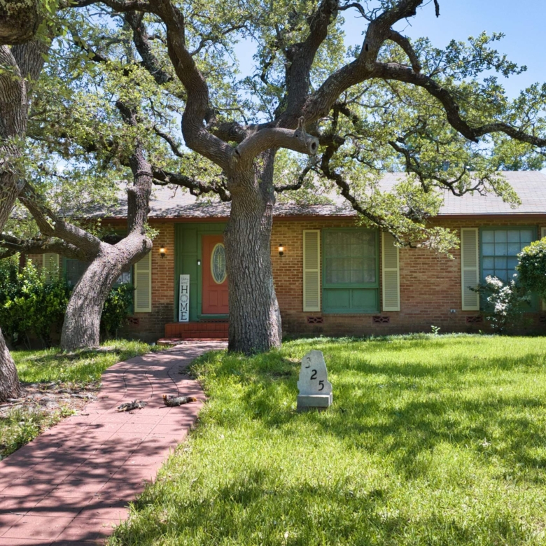 325 E Rainey Mason, TX