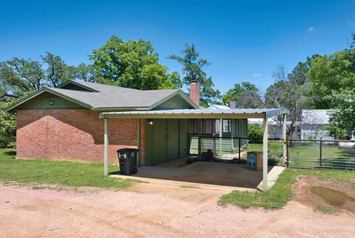 325 E Rainey Mason, TX