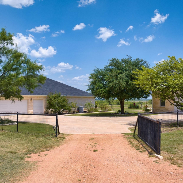 1456 US Hwy 283 | Brady, TX | McCulloch County