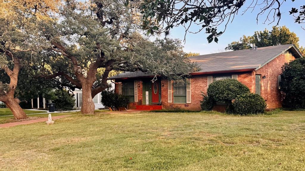 325 E Rainey Mason, TX
