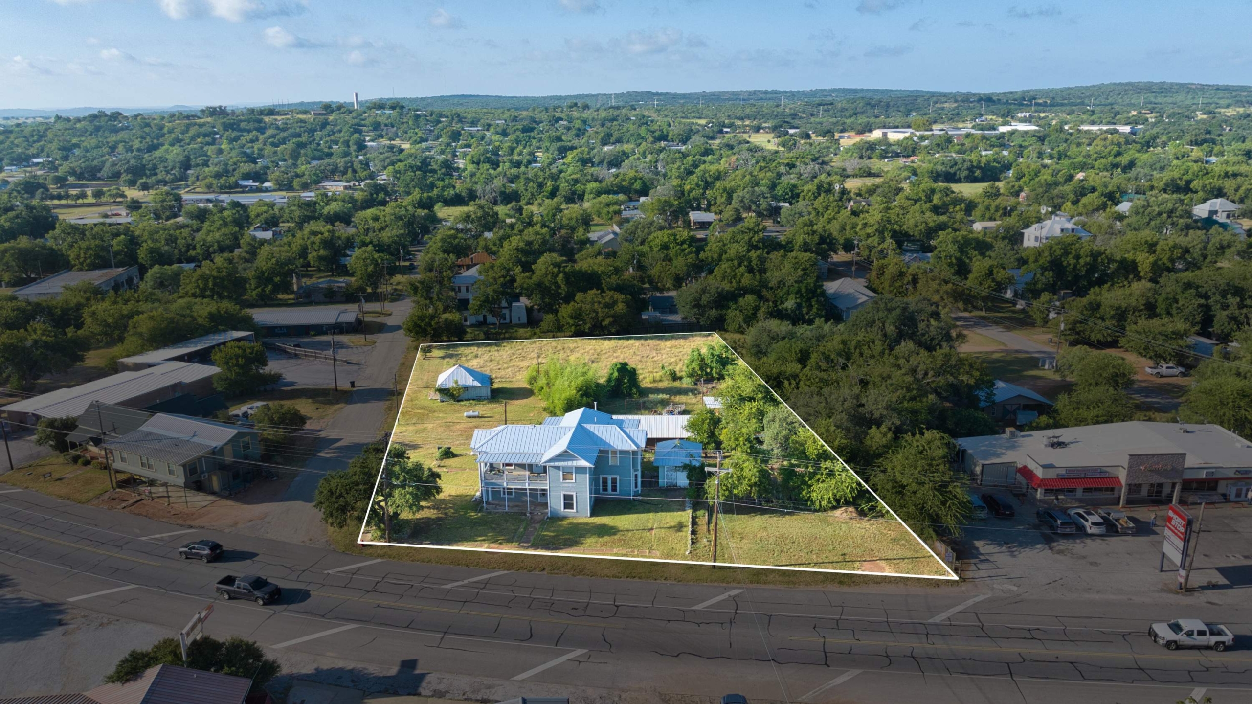 17-DJI_20260831215834_0013_D_outlined 505 Ft. McKavitt Street
